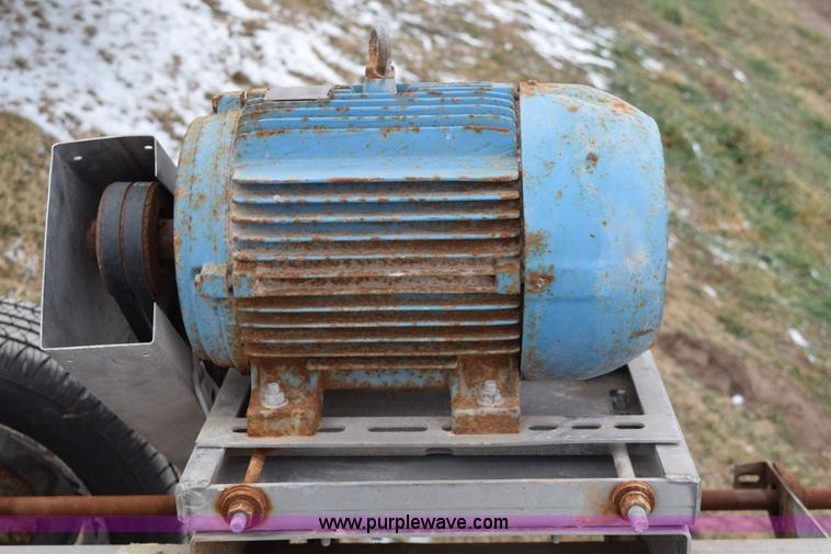 image for item E6025 Speed King under car fertilizer conveyor