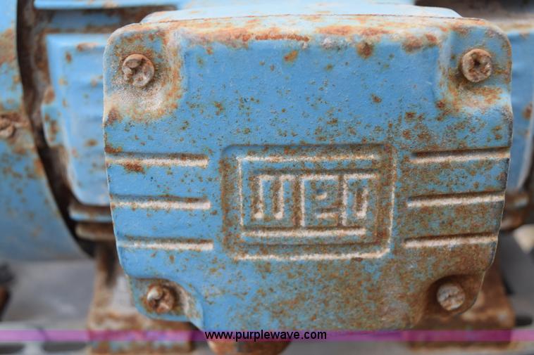 image for item E6025 Speed King under car fertilizer conveyor