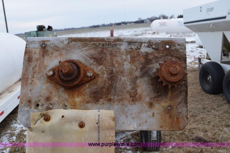 image for item E6025 Speed King under car fertilizer conveyor