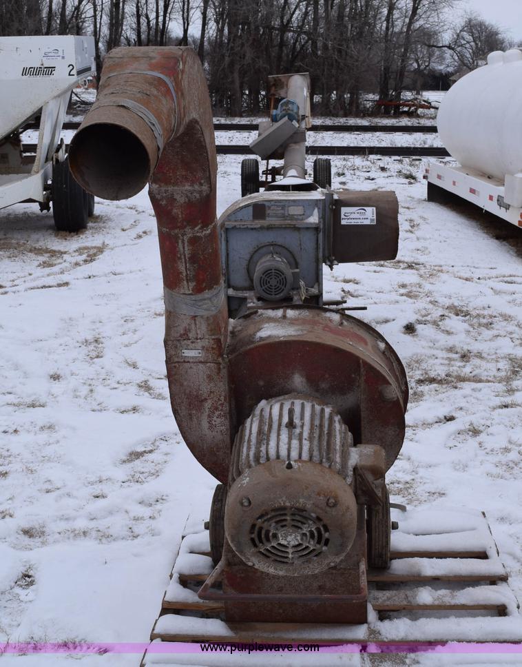 image for item E6026 Dunright blower/vacuum