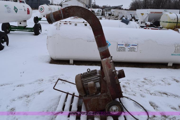 image for item E6026 Dunright blower/vacuum