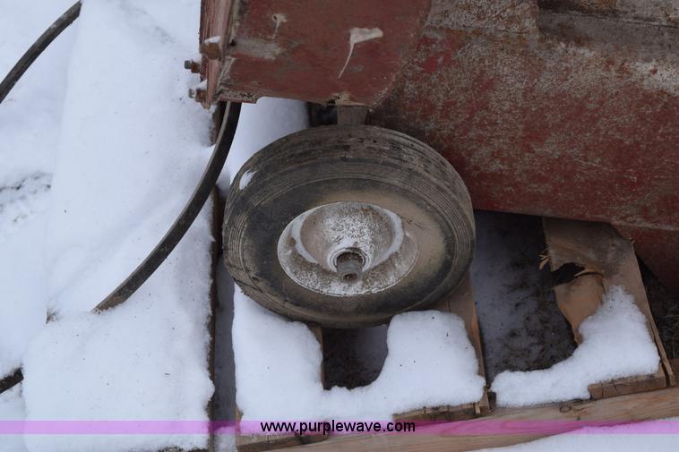 image for item E6026 Dunright blower/vacuum