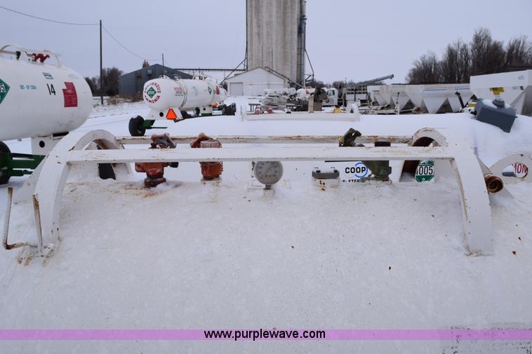 image for item E6027 Anhydrous tank