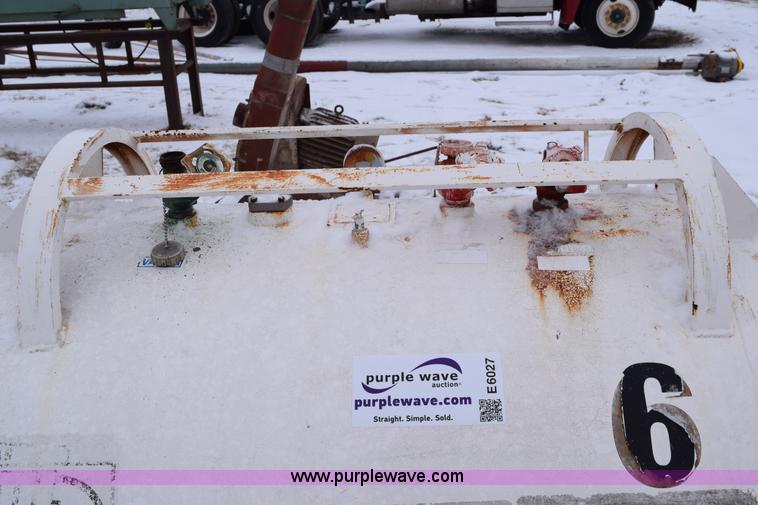 image for item E6027 Anhydrous tank