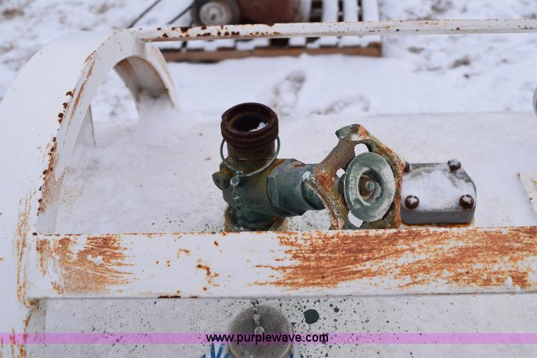 image for item E6027 Anhydrous tank