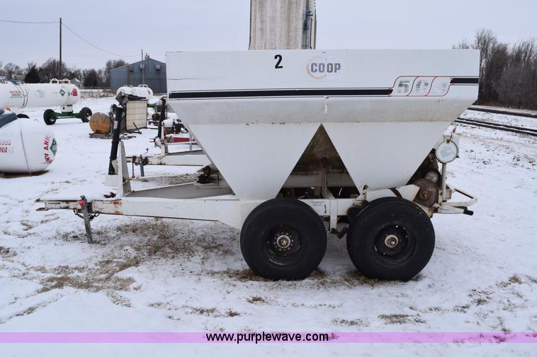 image for item E6028 Wilmar fertilizer spreader buggy