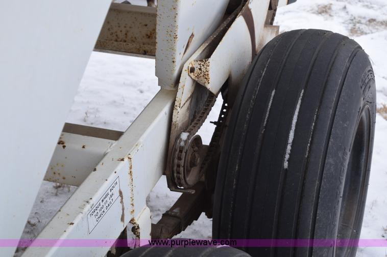 image for item E6028 Wilmar fertilizer spreader buggy