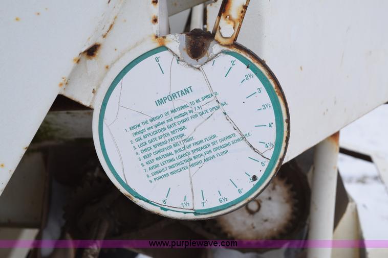 image for item E6028 Wilmar fertilizer spreader buggy