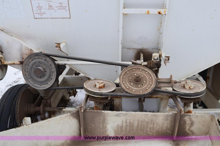 image for item E6028 Wilmar fertilizer spreader buggy