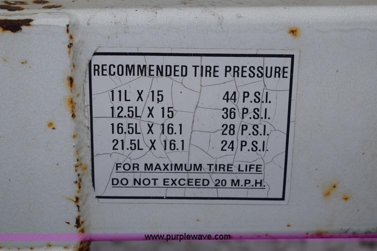 image for item E6028 Wilmar fertilizer spreader buggy