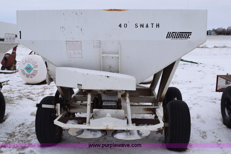 image for item E6029 Wilmar fertilizer spreader buggy