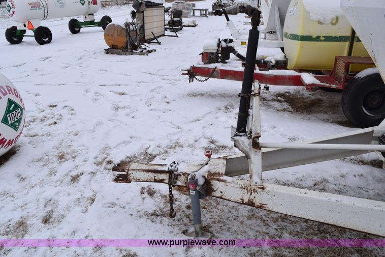 image for item E6029 Wilmar fertilizer spreader buggy
