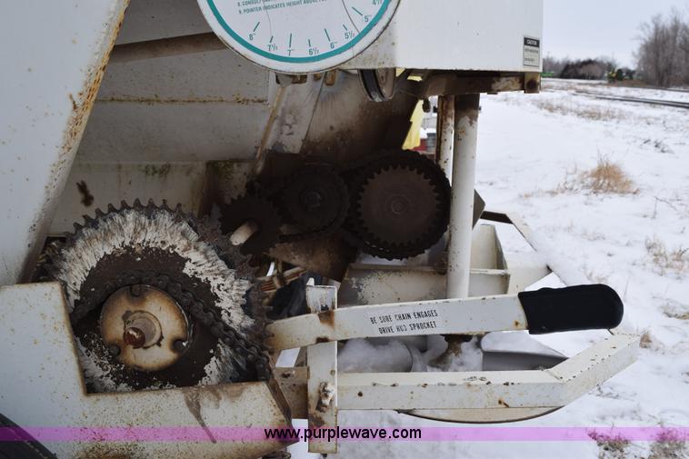 image for item E6029 Wilmar fertilizer spreader buggy