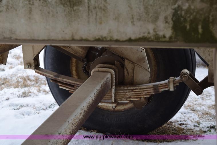 image for item E6029 Wilmar fertilizer spreader buggy