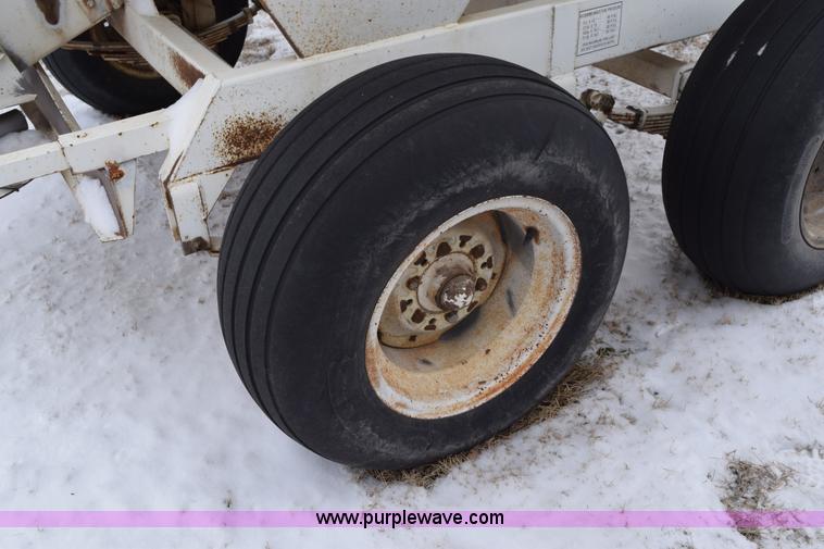 image for item E6029 Wilmar fertilizer spreader buggy