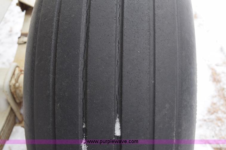 image for item E6029 Wilmar fertilizer spreader buggy