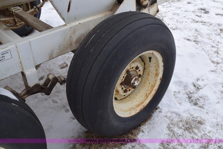 image for item E6029 Wilmar fertilizer spreader buggy
