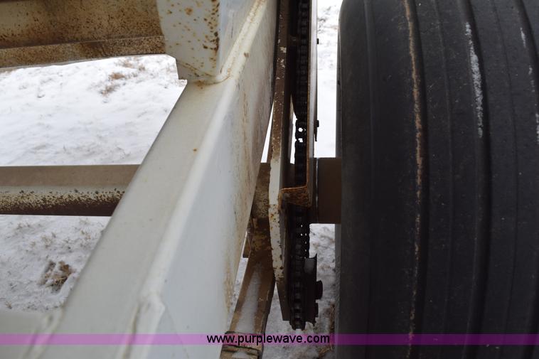 image for item E6029 Wilmar fertilizer spreader buggy