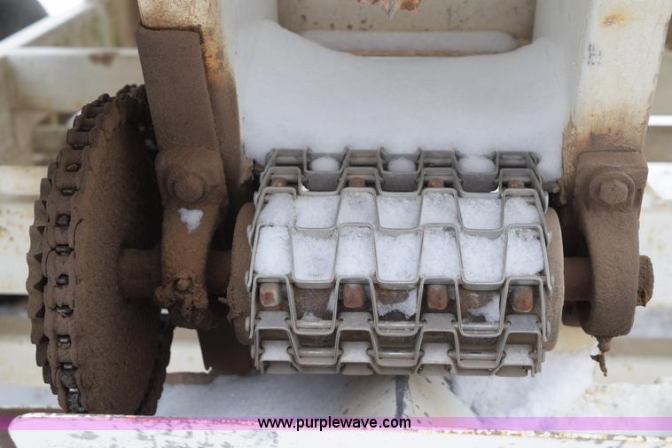 image for item E6029 Wilmar fertilizer spreader buggy