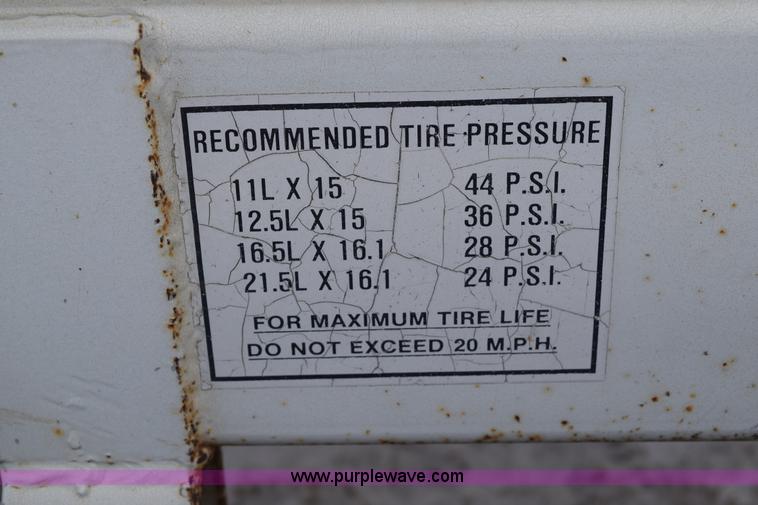 image for item E6029 Wilmar fertilizer spreader buggy