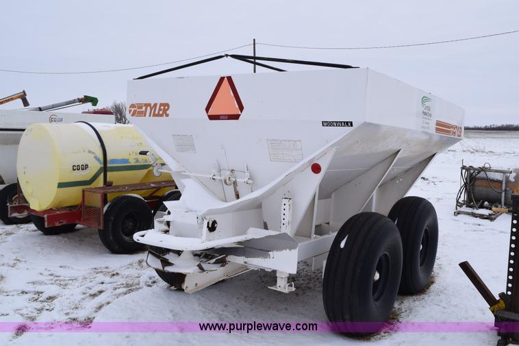 image for item E6031 Tyler six ton fertilizer spreader buggy