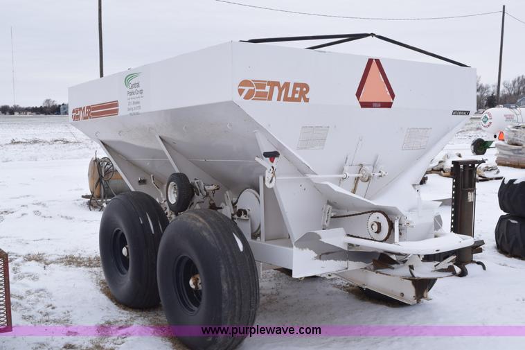 image for item E6031 Tyler six ton fertilizer spreader buggy