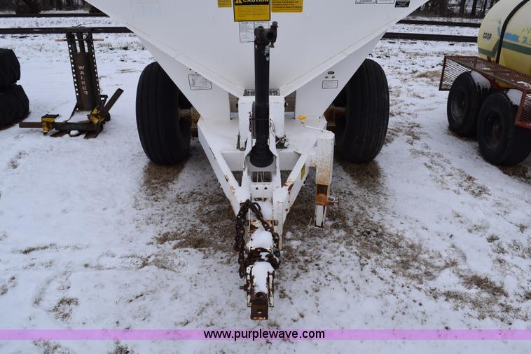 image for item E6031 Tyler six ton fertilizer spreader buggy