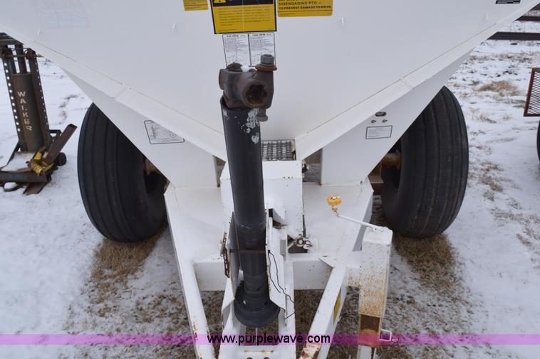 image for item E6031 Tyler six ton fertilizer spreader buggy