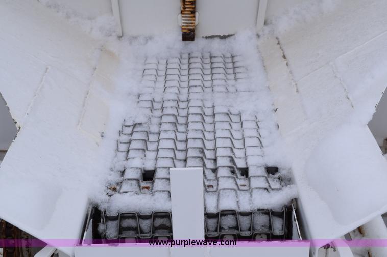 image for item E6031 Tyler six ton fertilizer spreader buggy