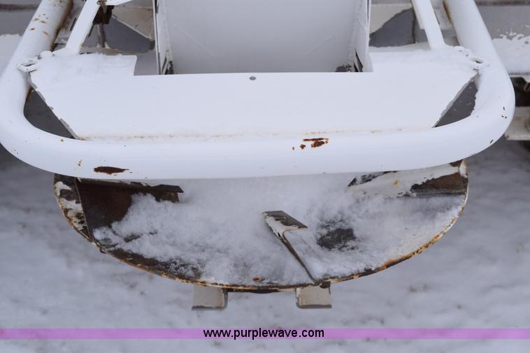 image for item E6031 Tyler six ton fertilizer spreader buggy