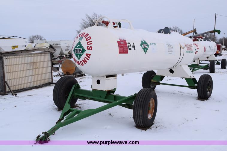 image for item E6034 Anhydrous ammonia nurse tank