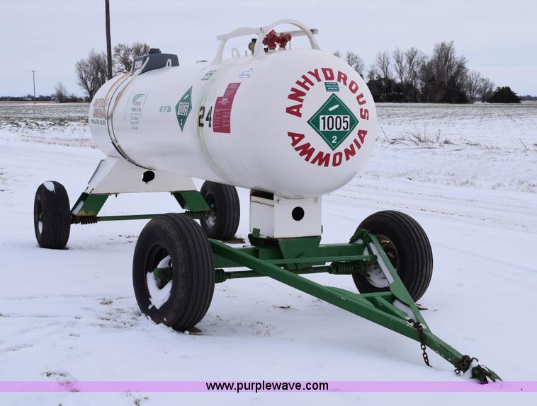 image for item E6034 Anhydrous ammonia nurse tank