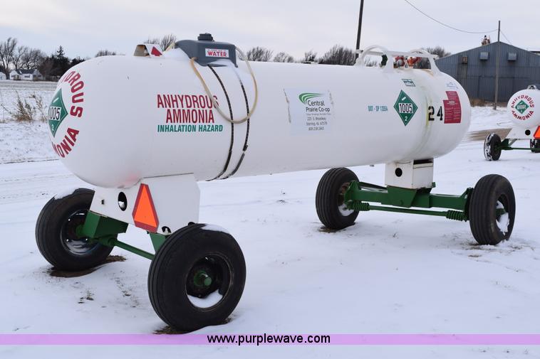 image for item E6034 Anhydrous ammonia nurse tank