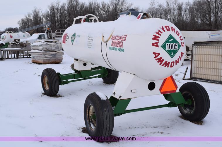 image for item E6034 Anhydrous ammonia nurse tank