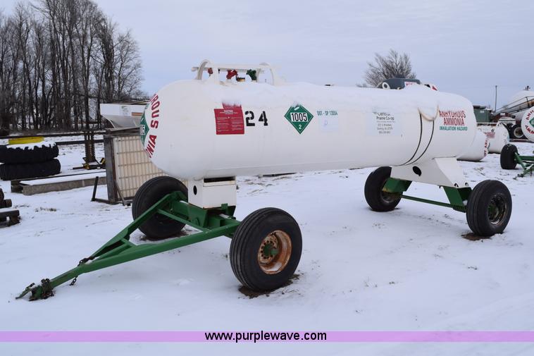 image for item E6034 Anhydrous ammonia nurse tank