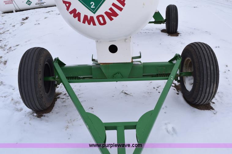 image for item E6034 Anhydrous ammonia nurse tank