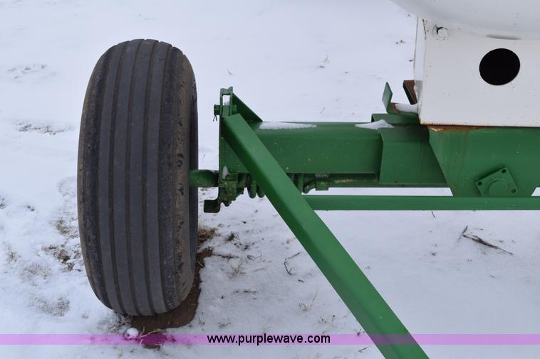 image for item E6034 Anhydrous ammonia nurse tank