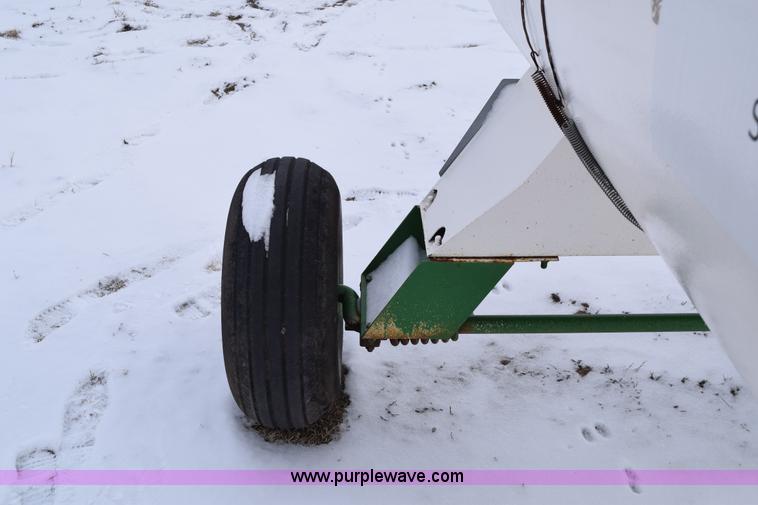 image for item E6034 Anhydrous ammonia nurse tank