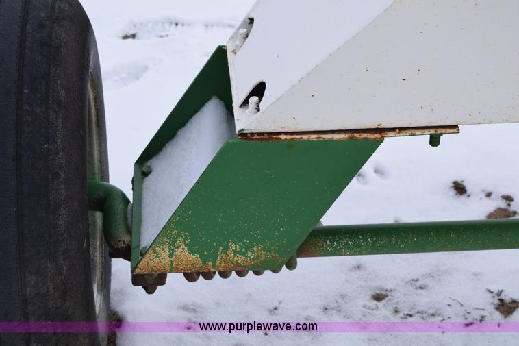 image for item E6034 Anhydrous ammonia nurse tank