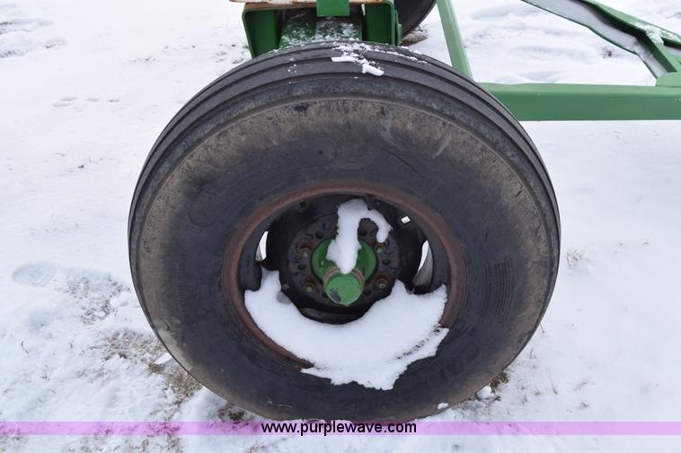 image for item E6034 Anhydrous ammonia nurse tank