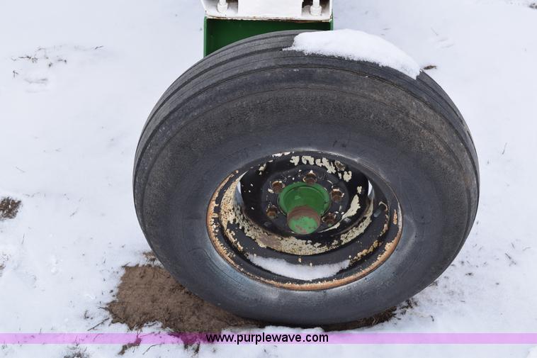 image for item E6034 Anhydrous ammonia nurse tank