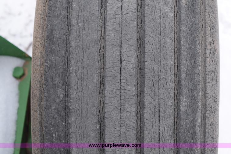 image for item E6034 Anhydrous ammonia nurse tank