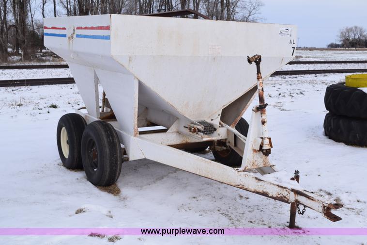 image for item E6035 Fertilizer spreader buggy