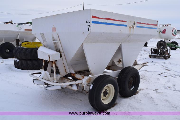image for item E6035 Fertilizer spreader buggy