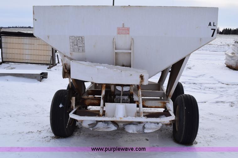 image for item E6035 Fertilizer spreader buggy