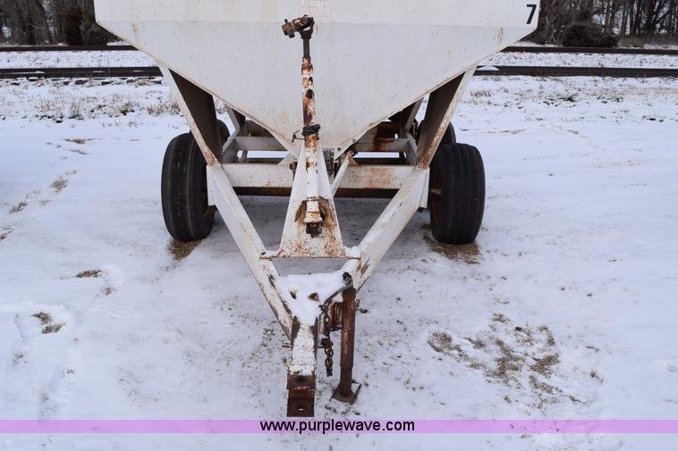 image for item E6035 Fertilizer spreader buggy