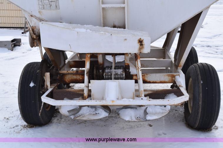 image for item E6035 Fertilizer spreader buggy