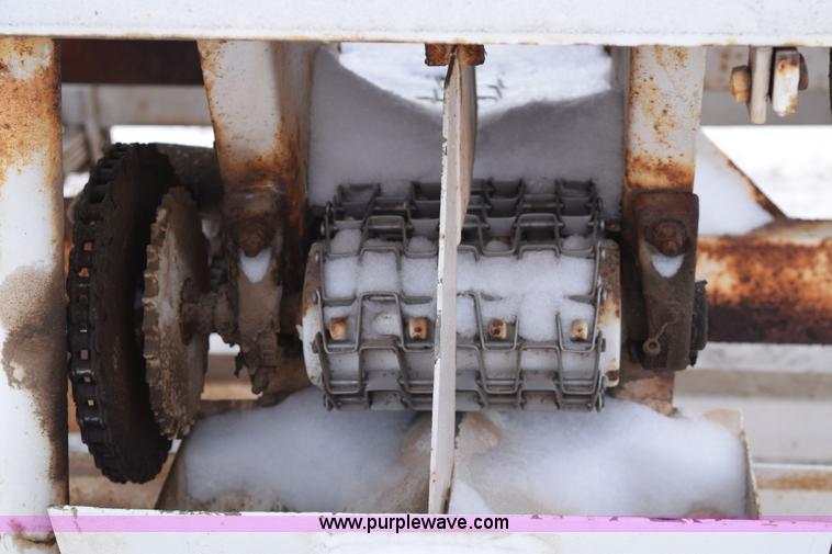 image for item E6035 Fertilizer spreader buggy