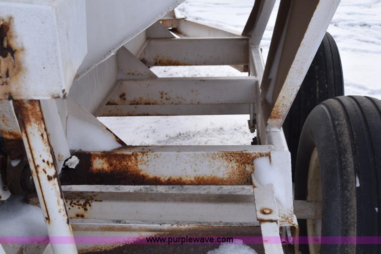image for item E6035 Fertilizer spreader buggy