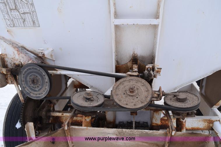 image for item E6035 Fertilizer spreader buggy